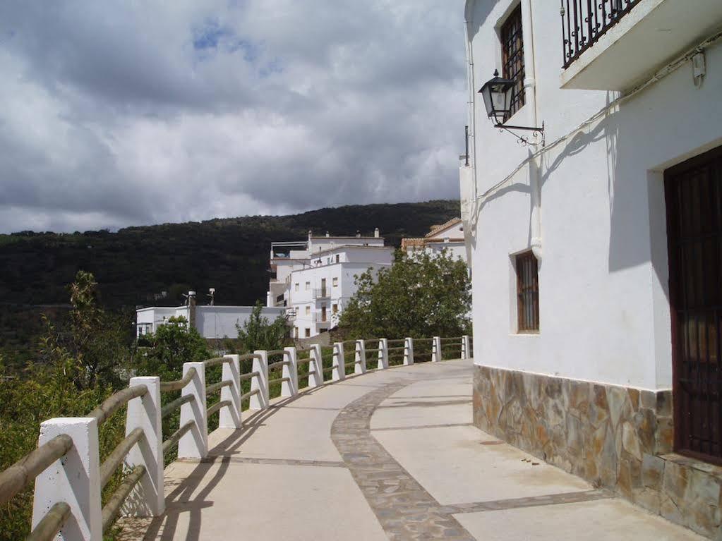 Hotel Rural Real De Laroles Nevada Bike And Treeking المظهر الخارجي الصورة